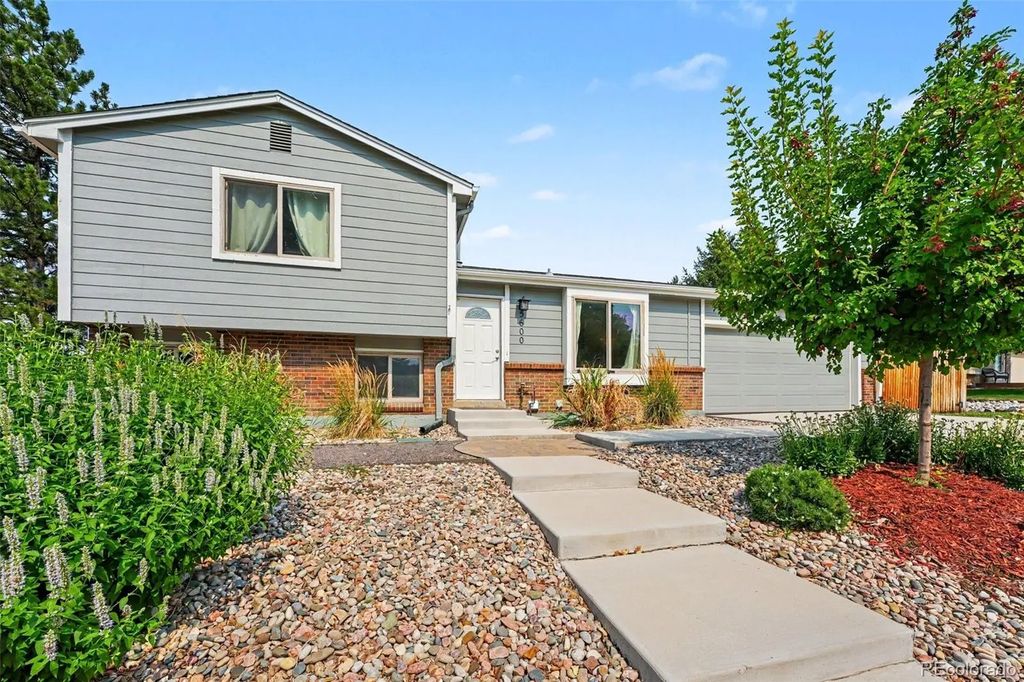 5600 S Queen Street, Littleton