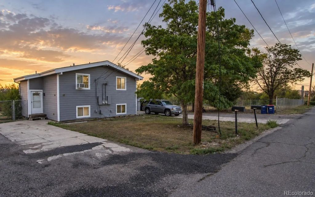 2581 W 66th Place, Denver