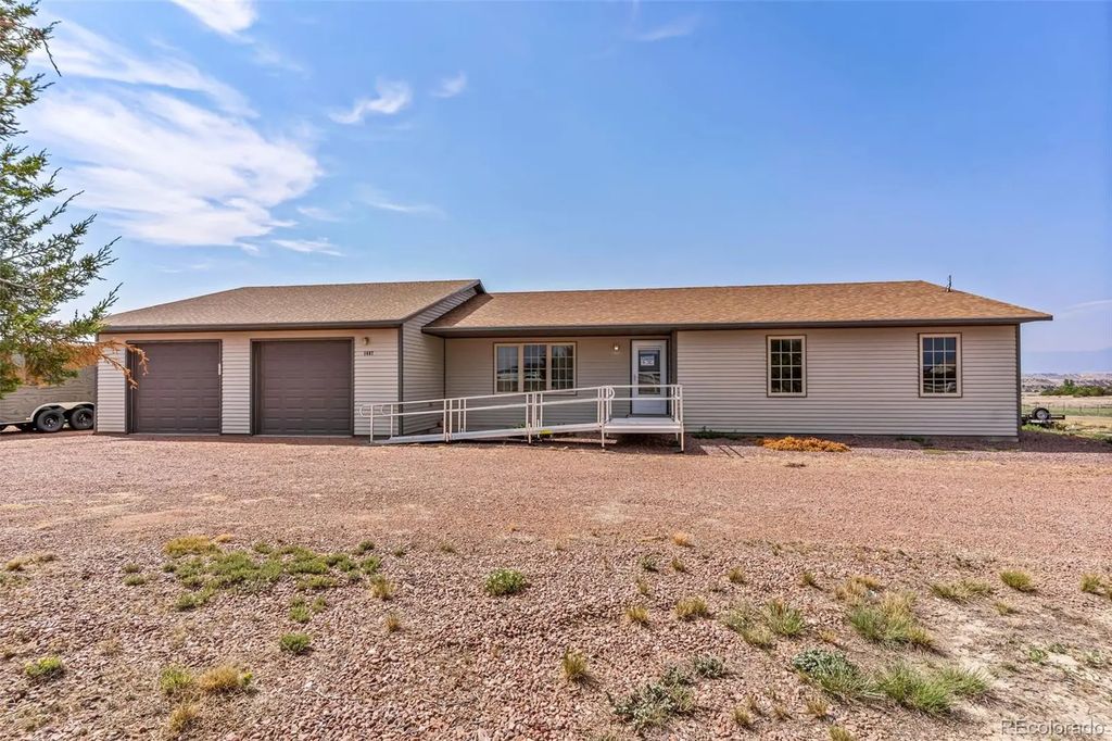1407 Top Notch Trail, Penrose