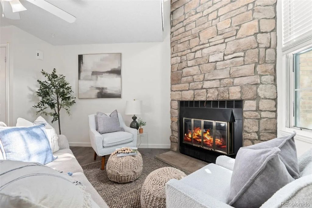 9035 W Floyd Avenue, Lakewood