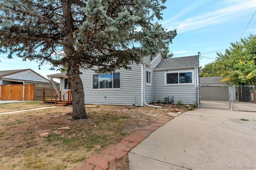 11612 Del Mar Parkway, Aurora