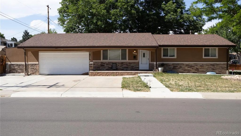 8235 W Florida Avenue, Lakewood