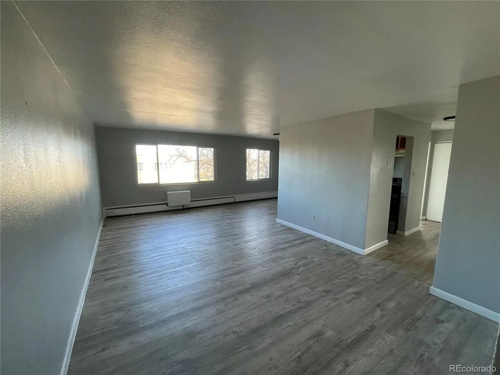 1590 Clinton 202, Denver
