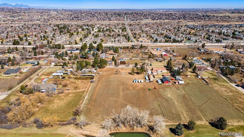 8800 W Jefferson Avenue, Lakewood