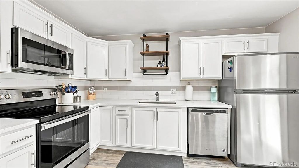 73 S Sable Boulevard D16, Aurora