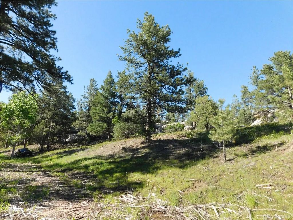 5884 Seminole Trail, Larkspur
