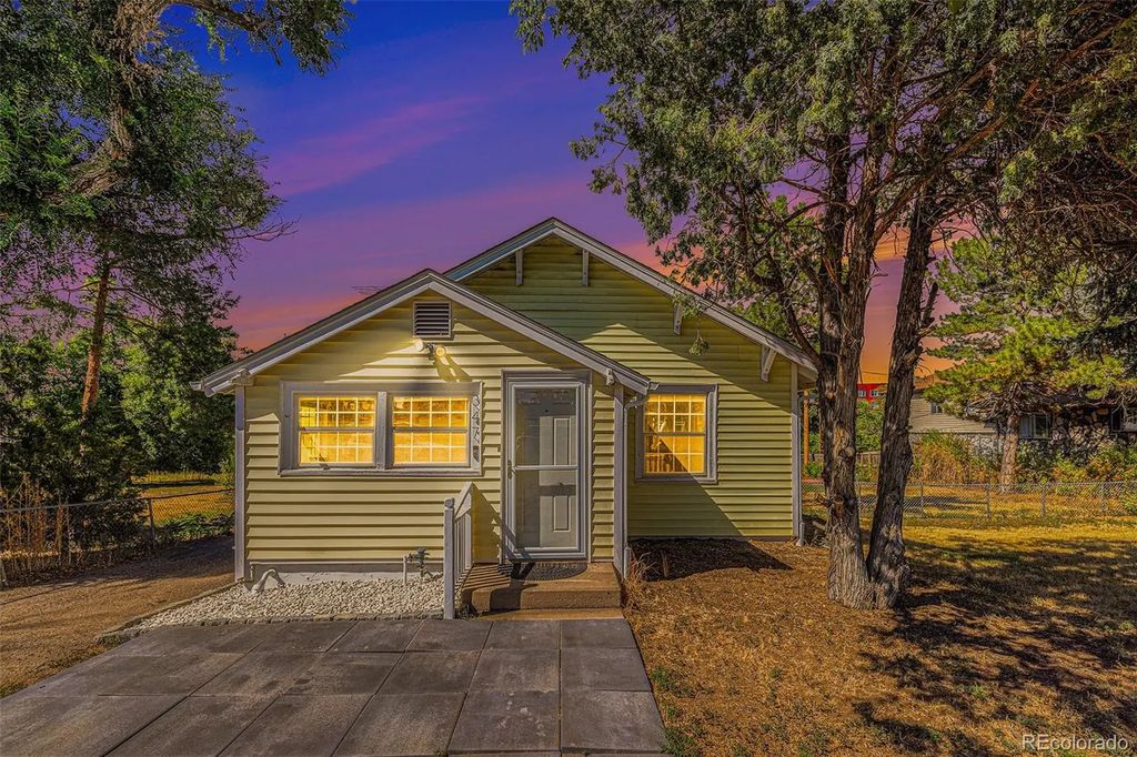 347 W Rafferty Gardens Avenue, Littleton