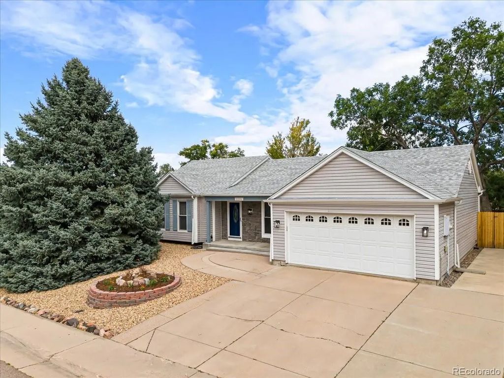 21698 E Powers Circle, Aurora