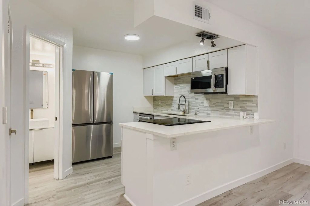 1825 Kendall Street 205, Lakewood