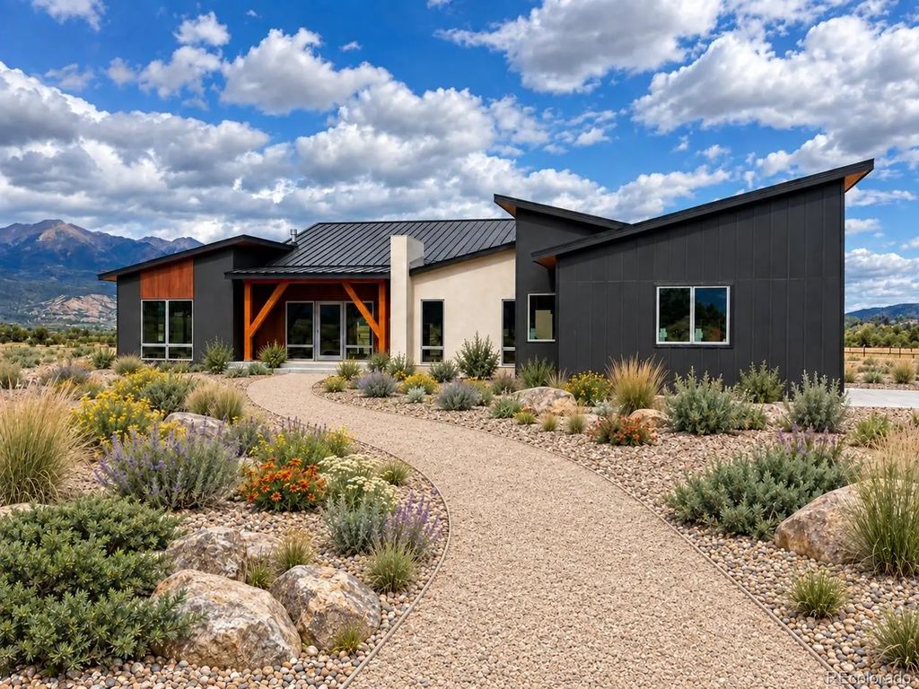 9102 Sheridan Loop, Salida