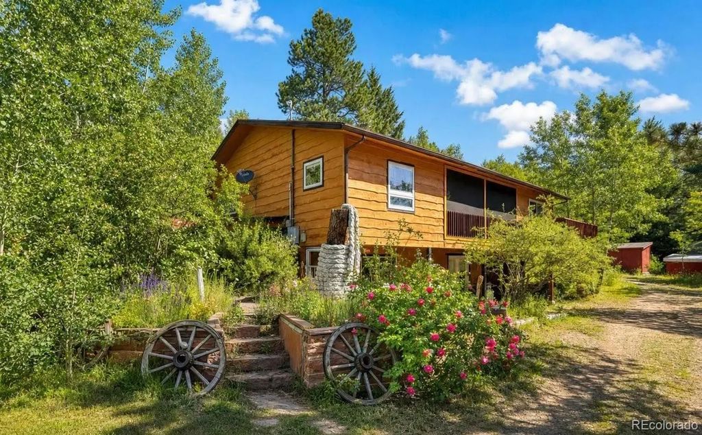 2508 Riverside Drive, Lyons