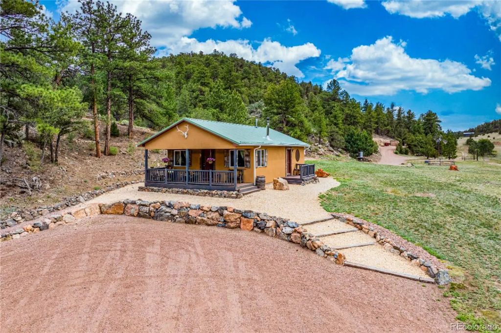 8260 County Road 28, Cotopaxi