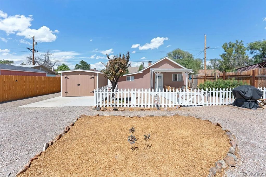 1127 E 3rd Street, Pueblo