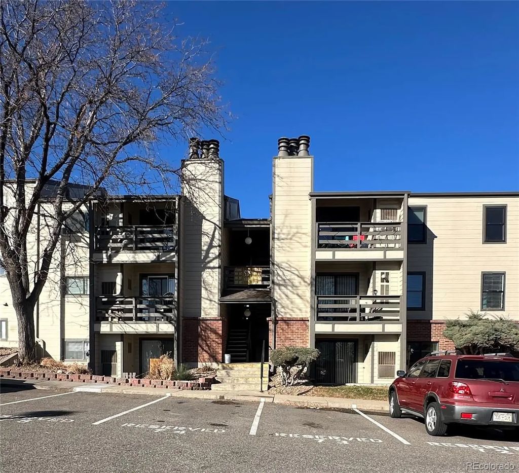 579 Wright Street 207, Lakewood