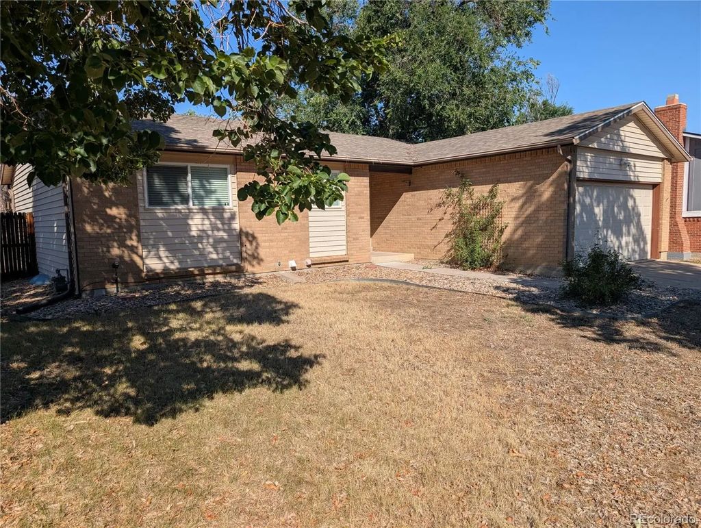 2949 S Biscay Street, Aurora
