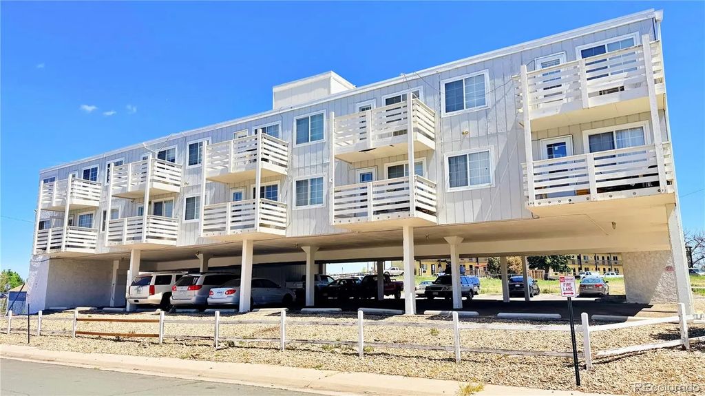 1064 Chambers Court 209, Aurora