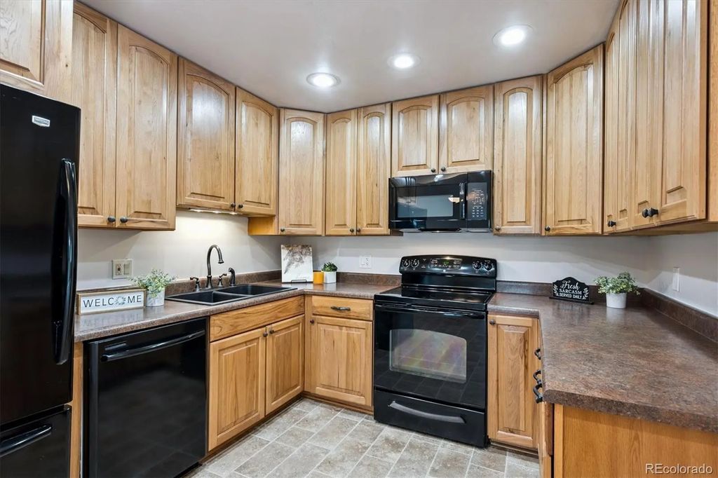 13606 E Bates Avenue 410, Aurora