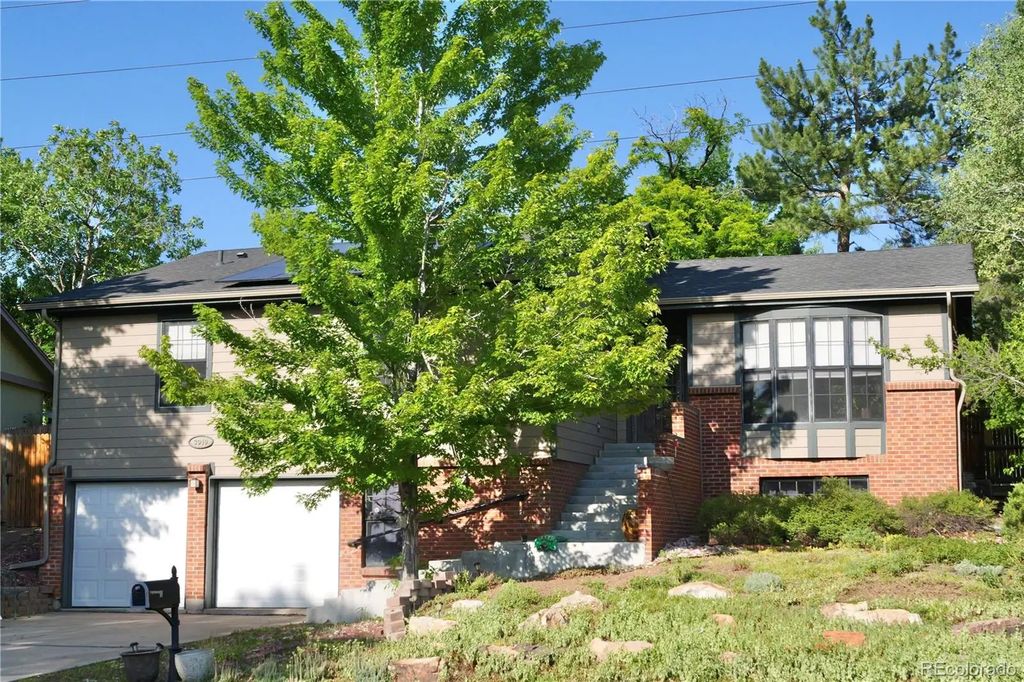 3040 S Roslyn Street, Denver