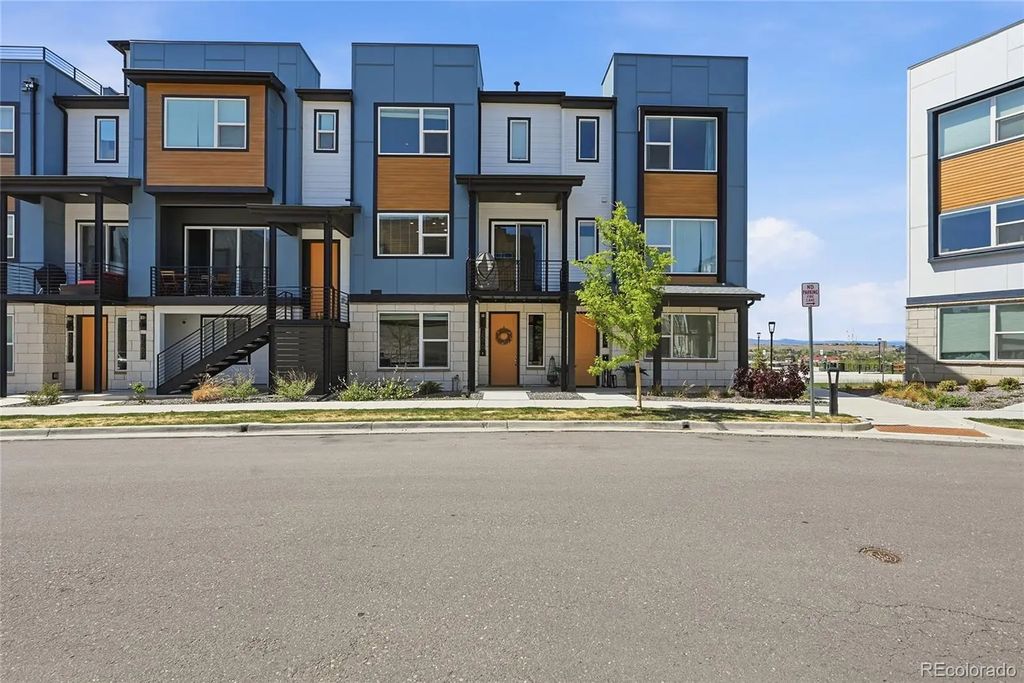 2570 Josephine Way, Louisville