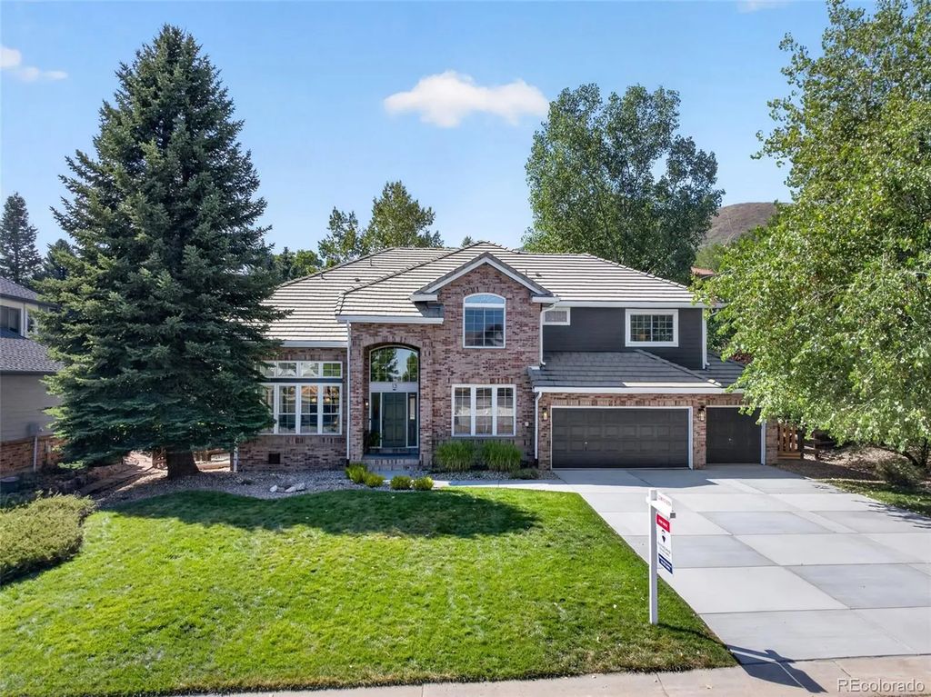 13 White Oak Drive, Littleton
