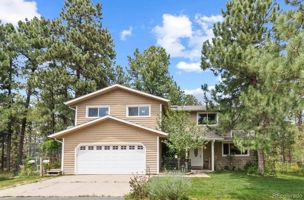 5025 Mahogany Way, Elizabeth