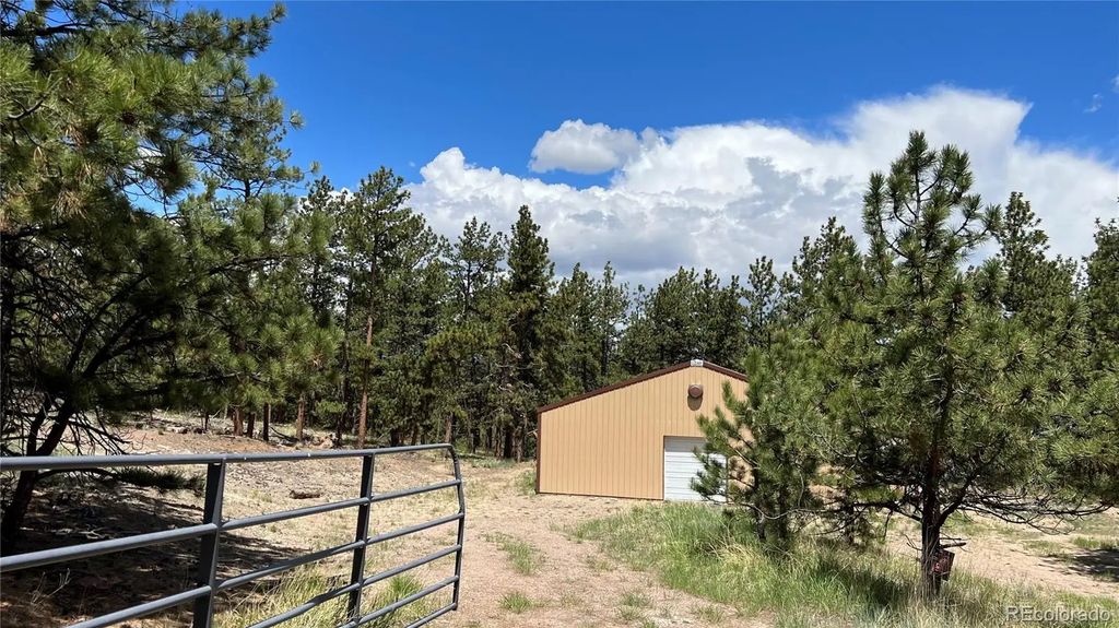 207 Little Bear Drive, Westcliffe