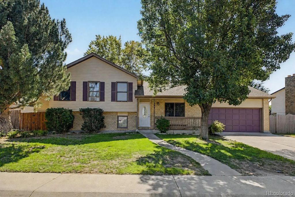 386 S 33rd Avenue, Brighton