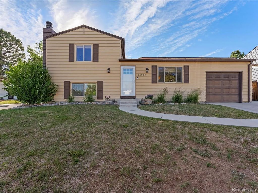 10703 Moore Way, Broomfield