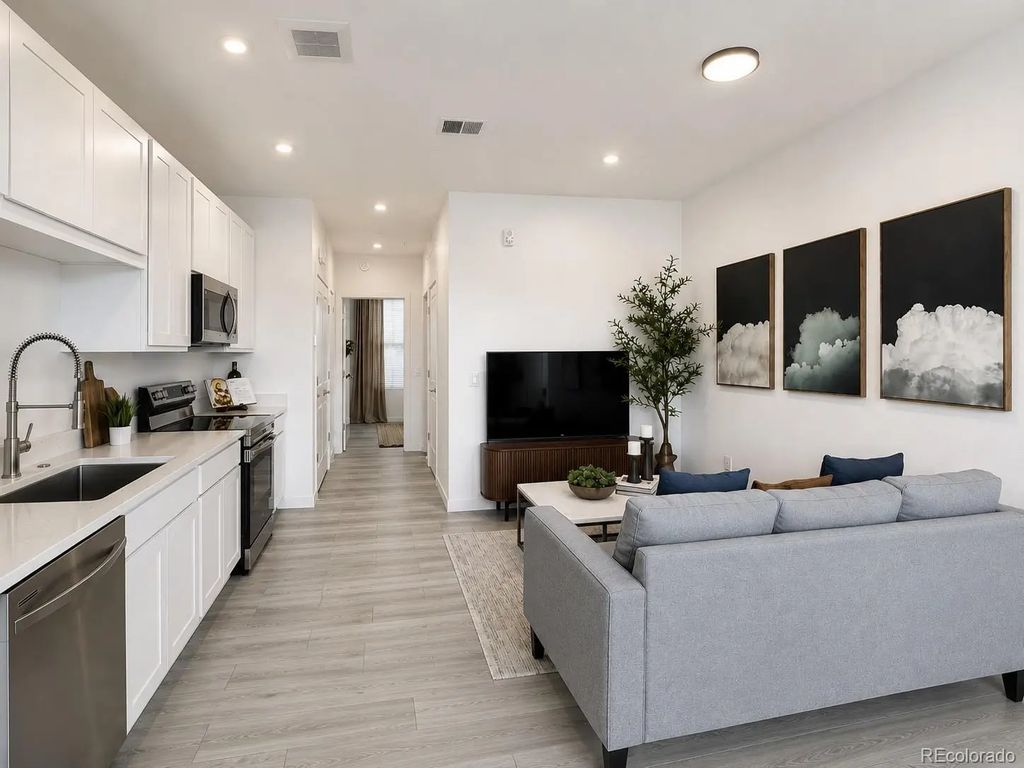1634 N Sheridan Boulevard 105, Denver