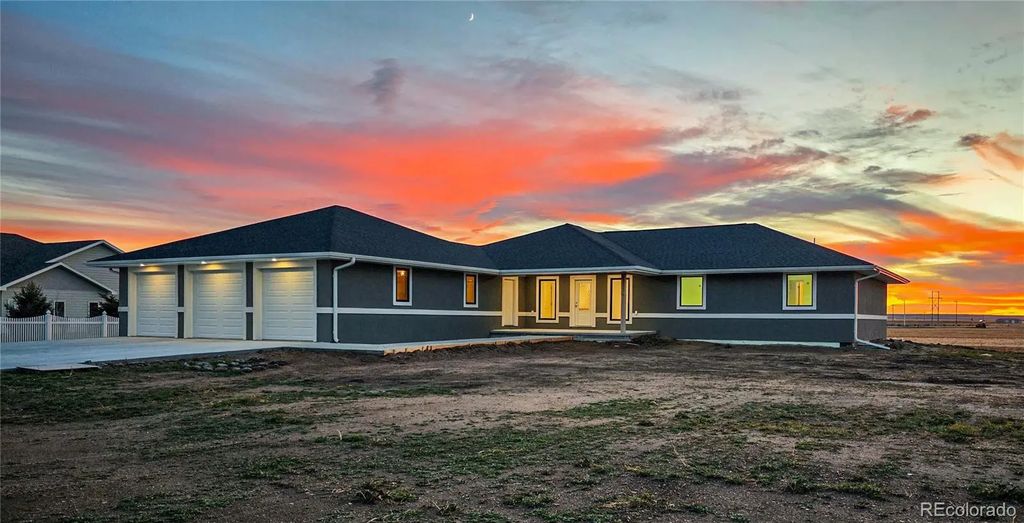 523 Chestnut Street, Julesburg