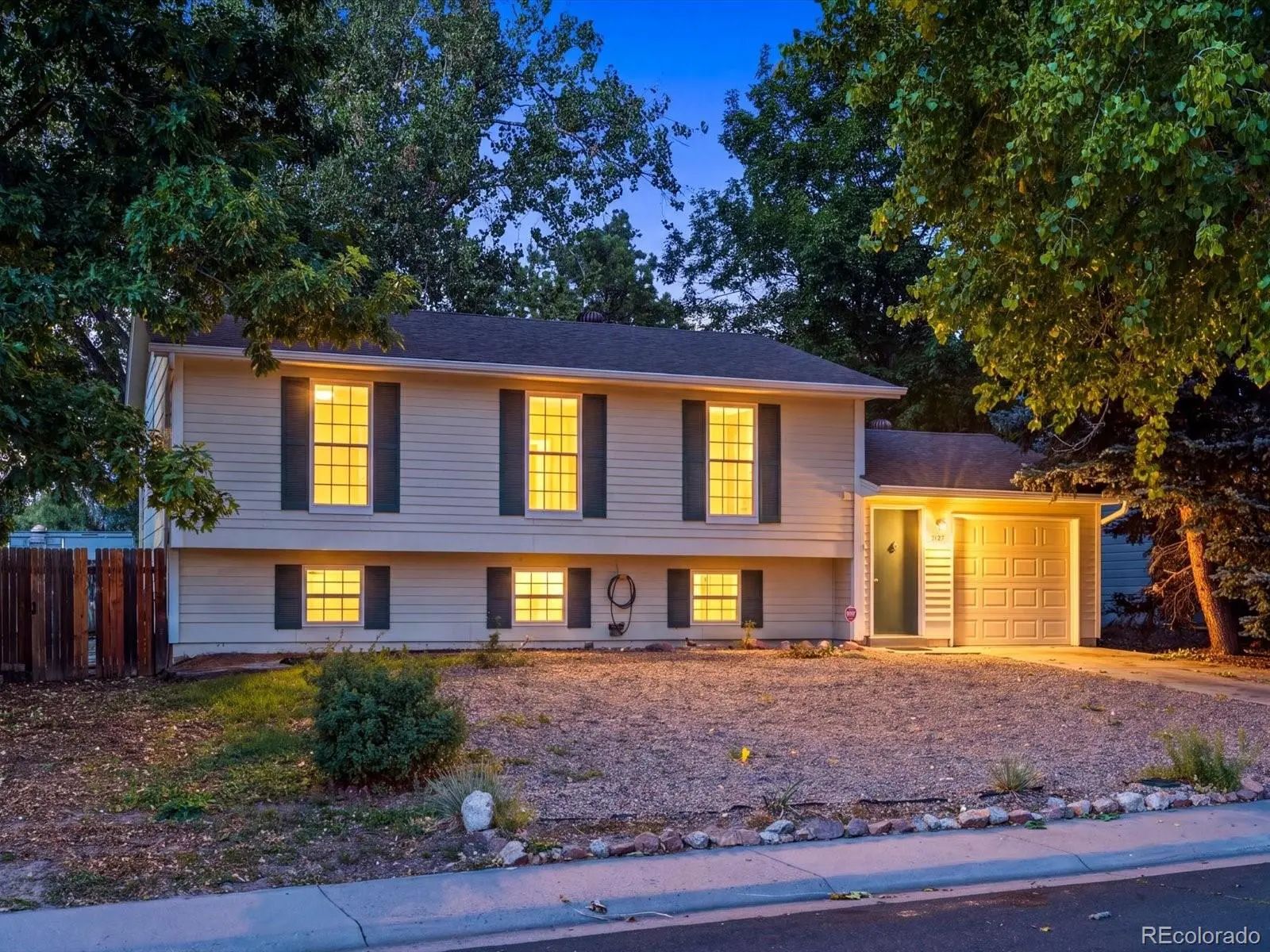 Residential Real Estate for Sale located in the neighborhood of Kingsborough, in the city of Aurora, CO