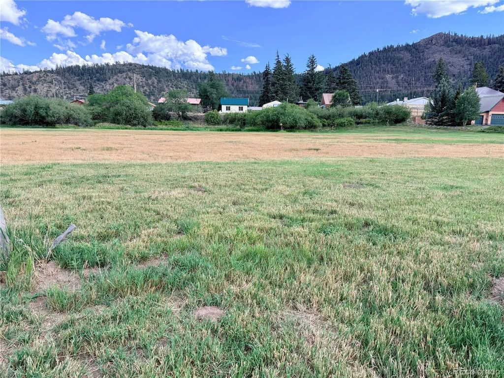 48 Iron Bridge Place, South Fork
