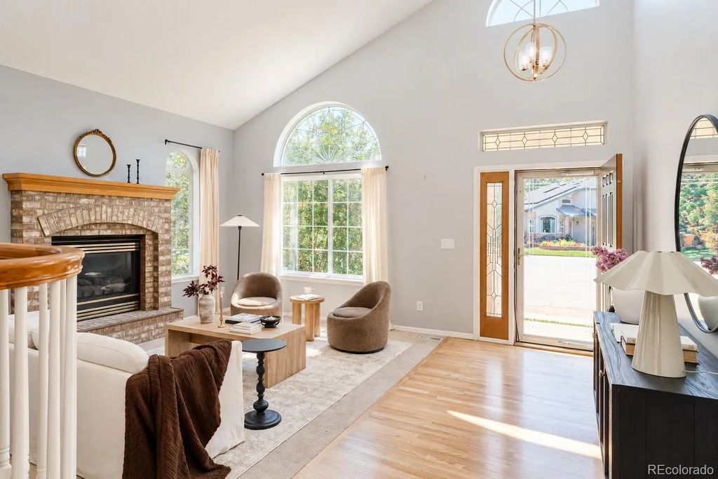 10011 Oak Leaf Way, Highlands Ranch