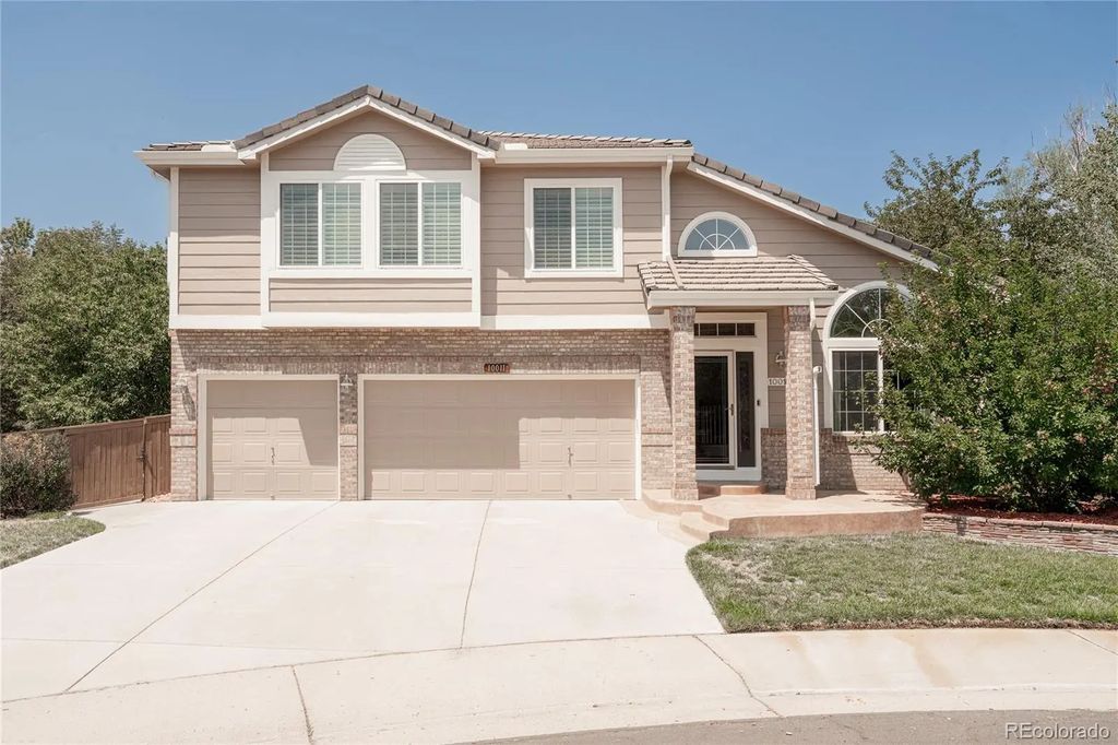 10011 Oak Leaf Way, Littleton