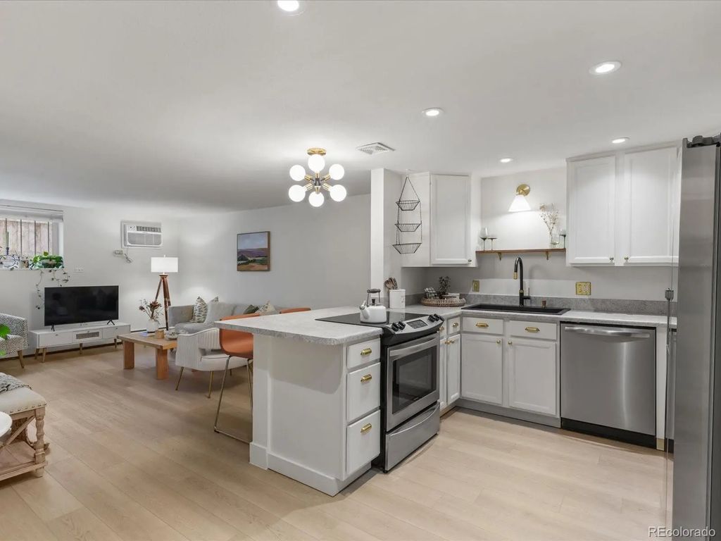 1050 N Lafayette Street 105, Denver