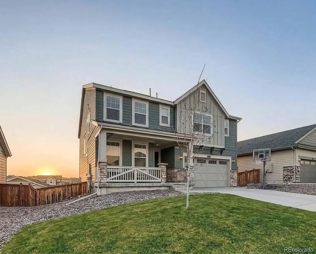 935 Peach Leaf Lane, Elizabeth