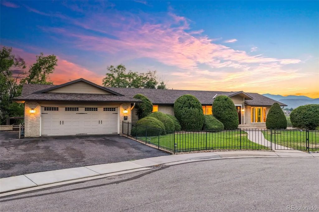 3121 Mountain Shadows Drive, Wheat Ridge