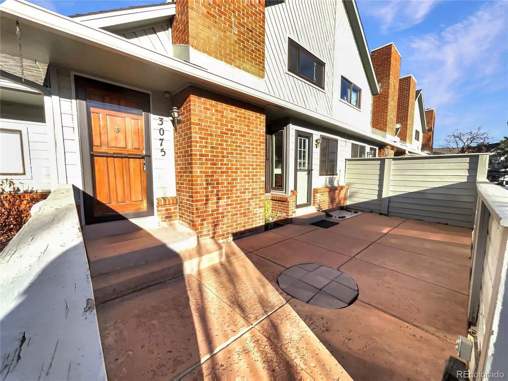 3075 E Long Circle, Centennial
