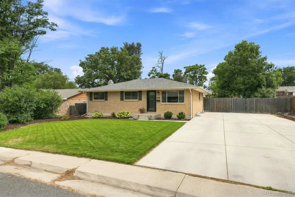 3104 W Pimlico Drive, Englewood