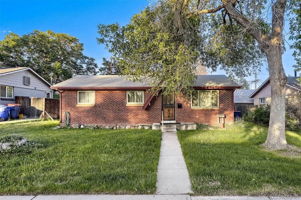 7680 James Way, Westminster