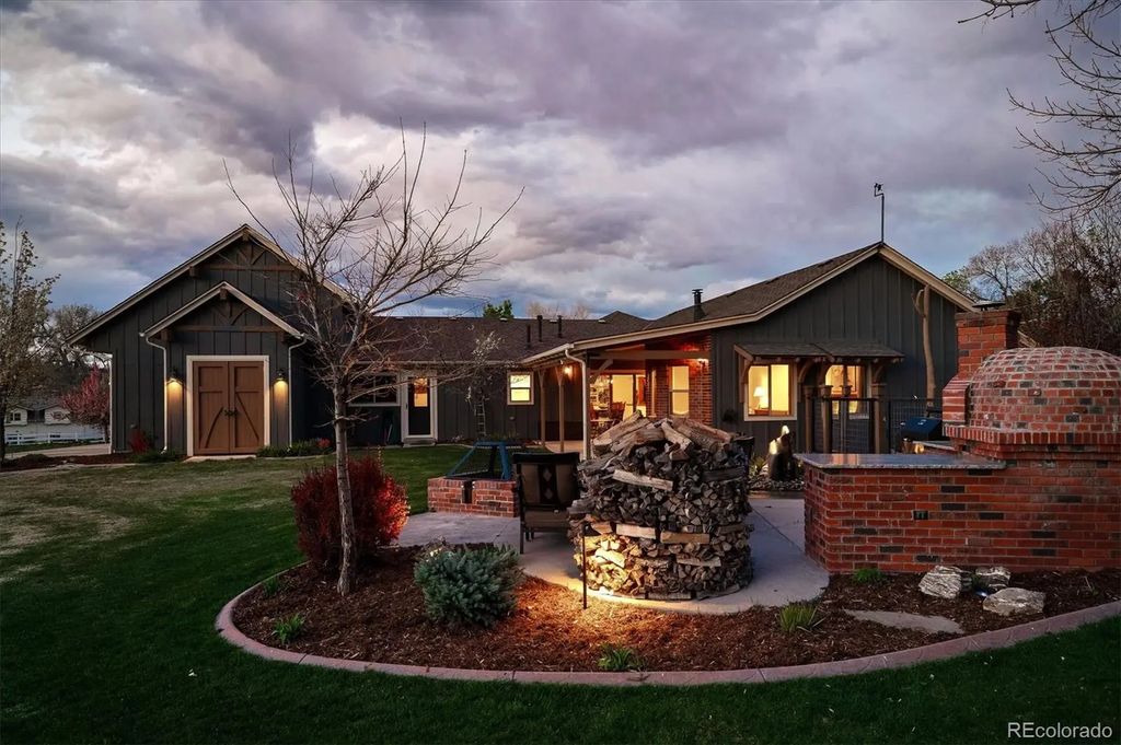 8830 W Bear Creek Drive, Lakewood