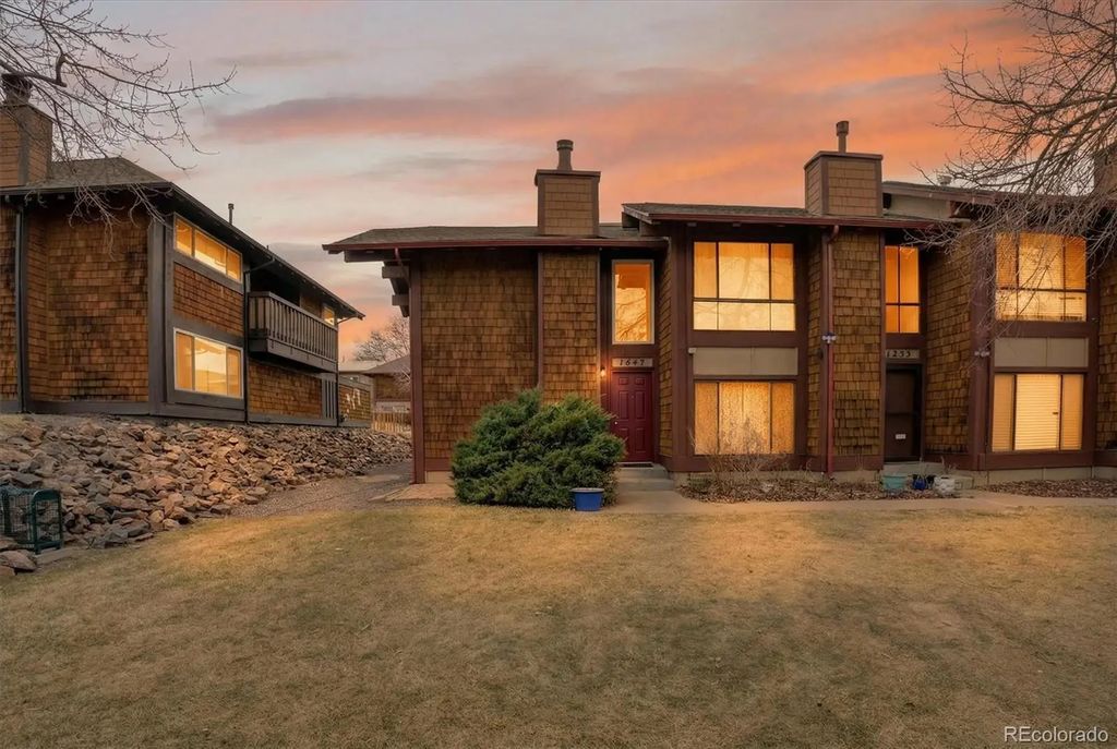 1257 S Dillon Way, Aurora