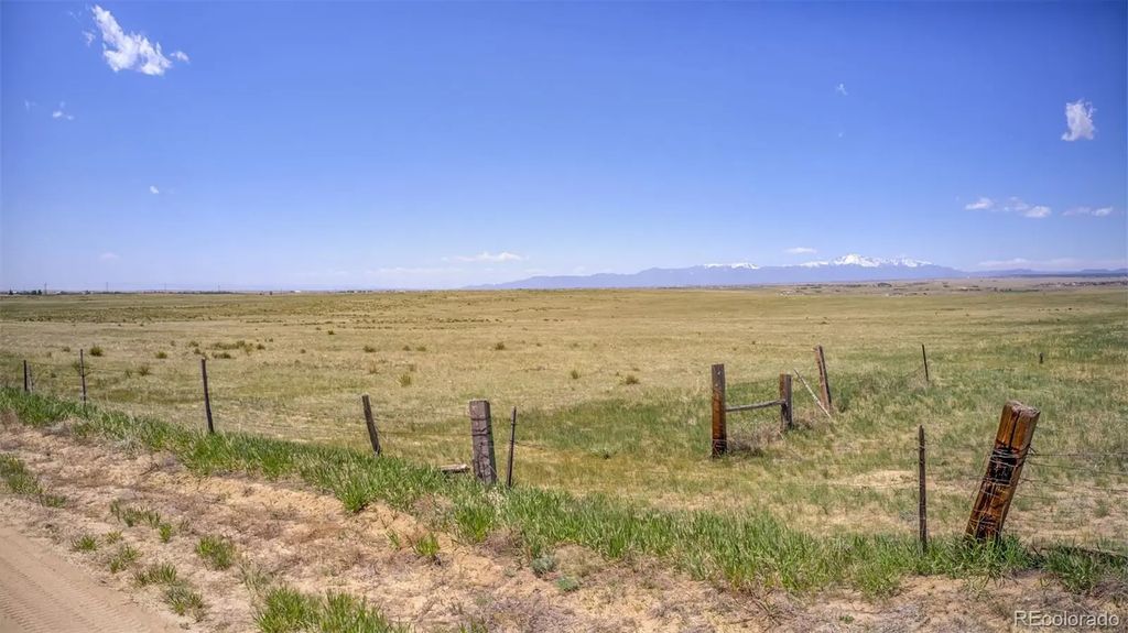 13886 Log Road, Peyton