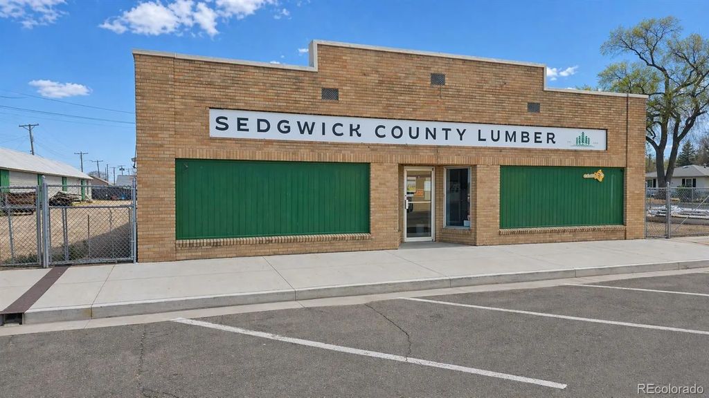 121 Walnut Street, Julesburg