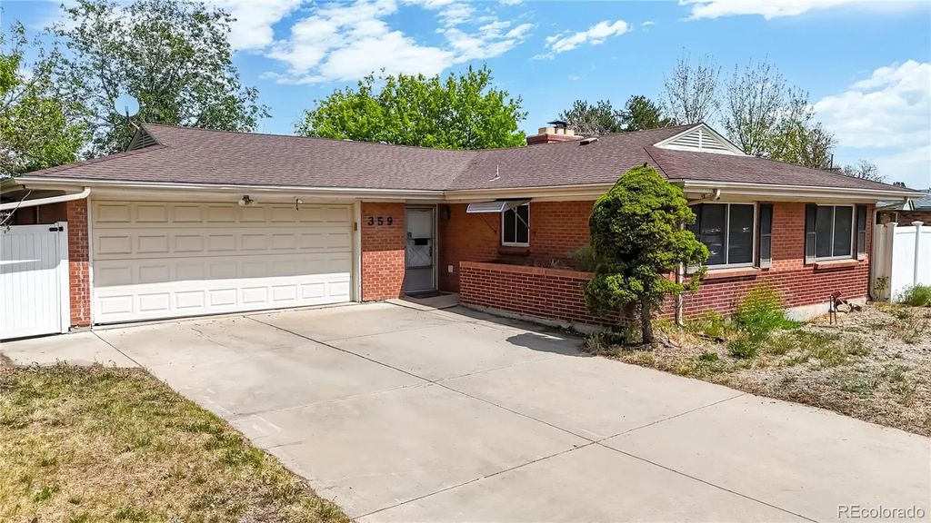 359 Quentin Street, Aurora