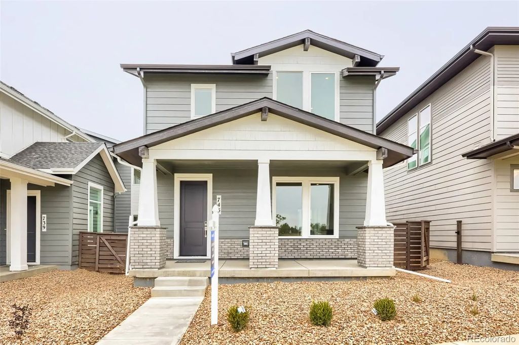 745 Carabiner Drive, Erie