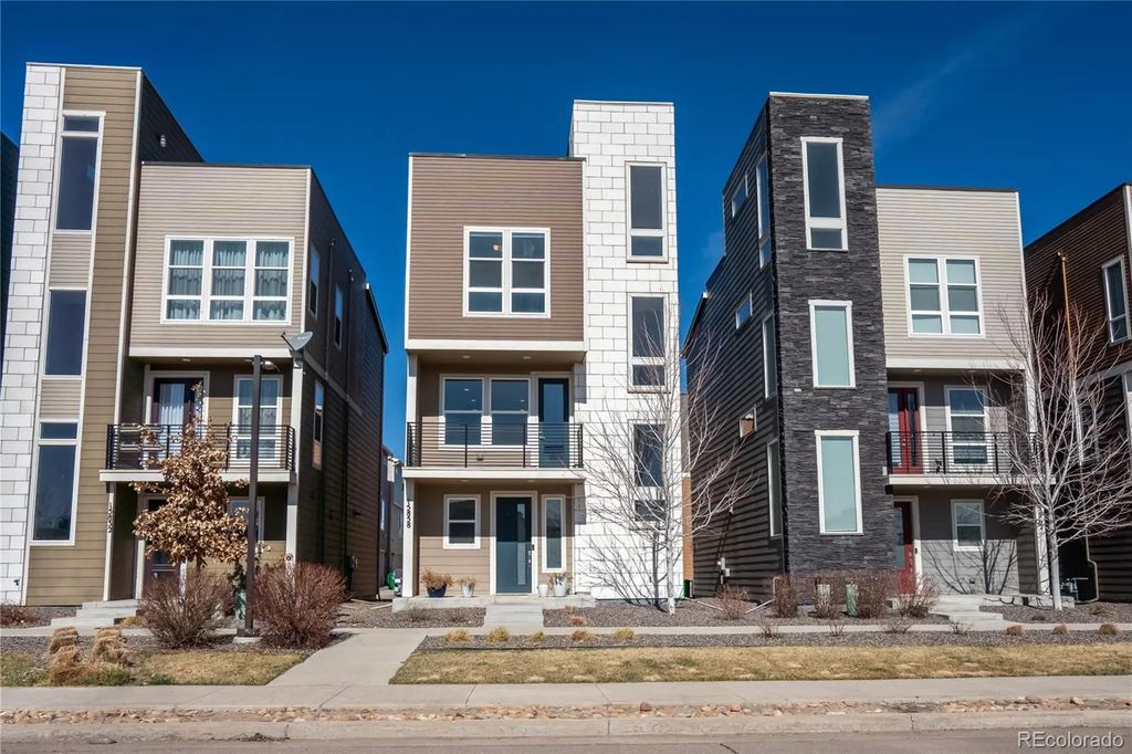 15858 E Broncos Place, Englewood