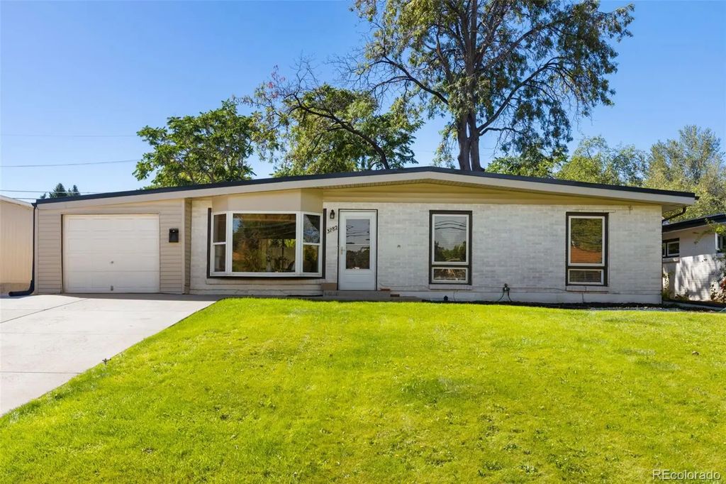 3782 Shaw Boulevard, Westminster