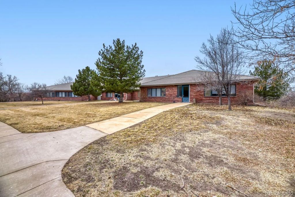 20 W Dry Creek Circle, Littleton