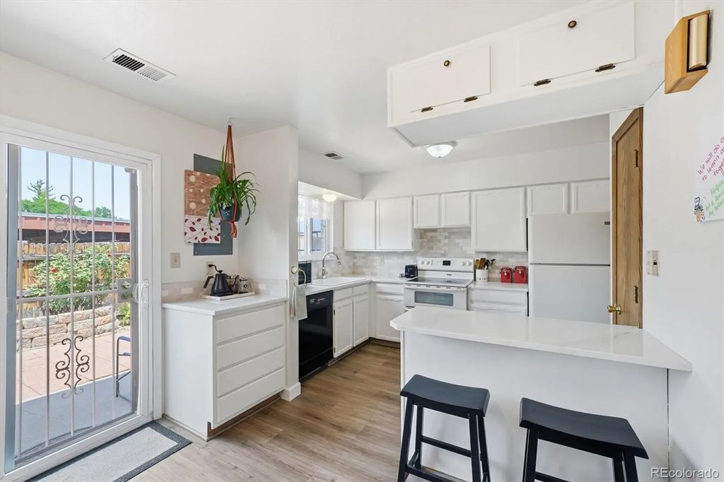 5583 S Lowell Boulevard, Littleton